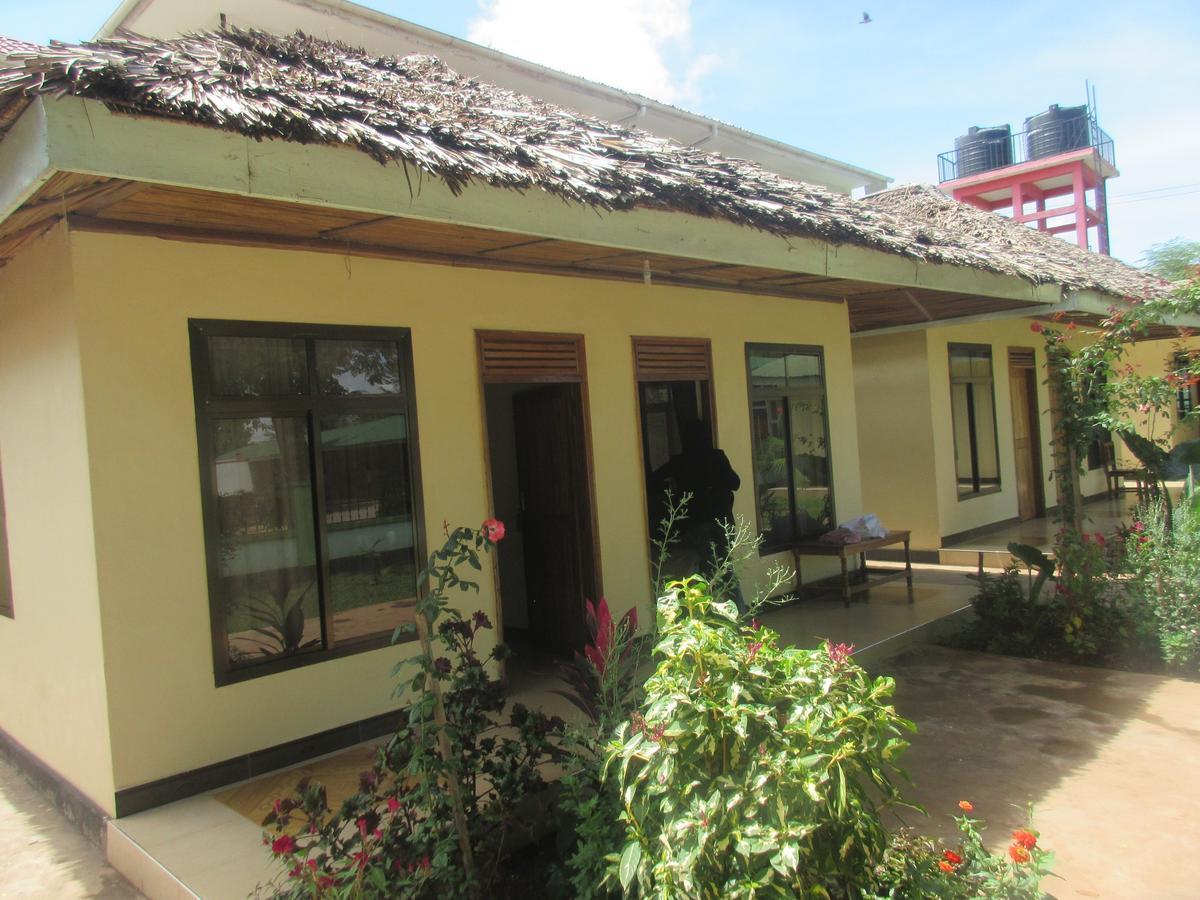 Twiga Lodge And Campsite Mto wa Mbu Extérieur photo